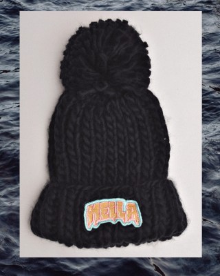  HELLA POMPON NAVY BEANIE