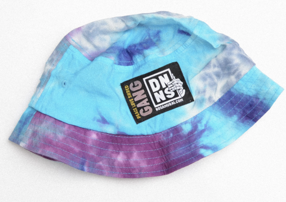 dnns_kapelusz-bucket-tiedye