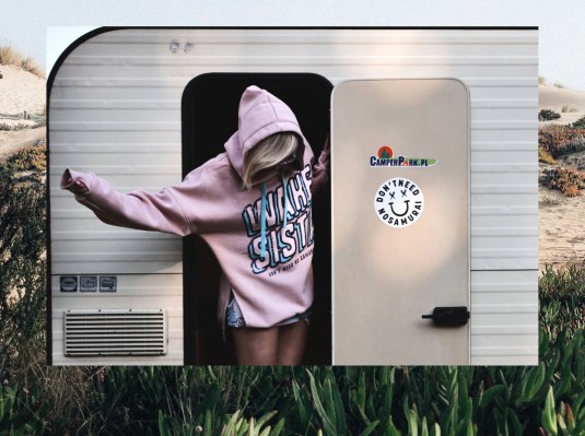  HOODIE WAKESISTA PINK
